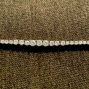 Diamond tennis braclet
